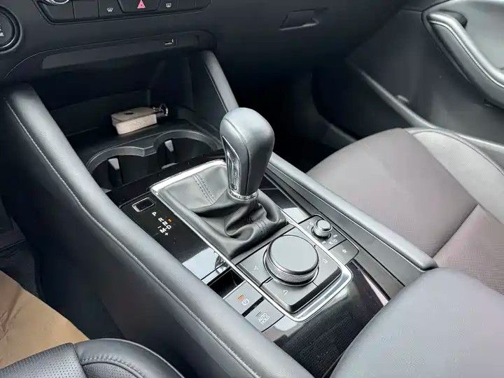 Mazda 3 Angkesaila, фото 2